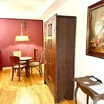 Porta Palace Apartments