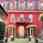 Porta Palace Apartments